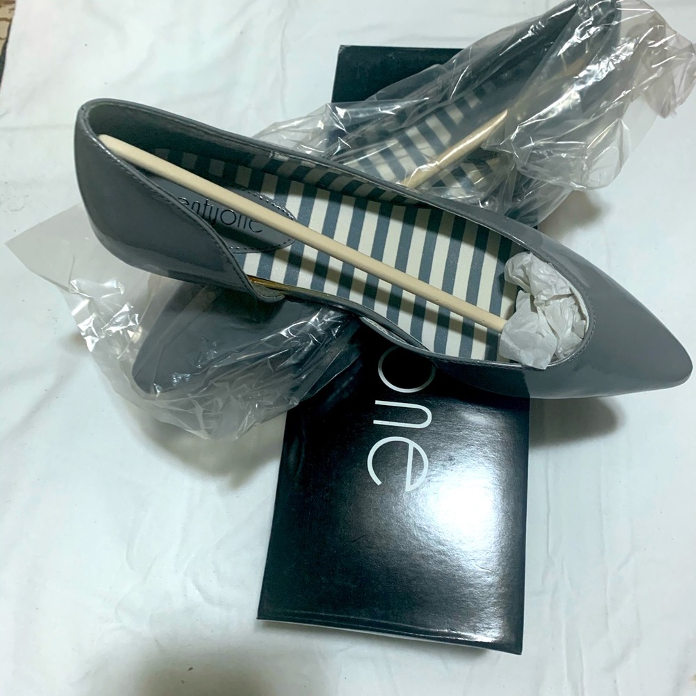 Brand new gray flats, size 5,6,7,8,9,10